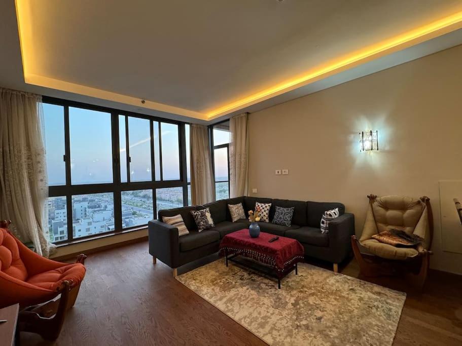 Luxury Apartment at Aeon Towers