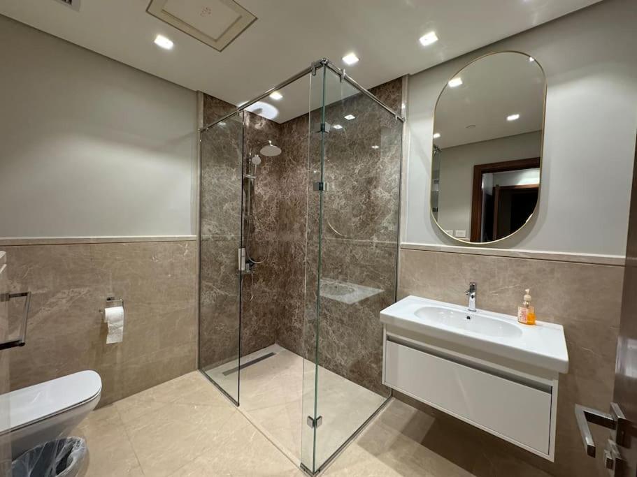 Luxury Apartment at Aeon Towers