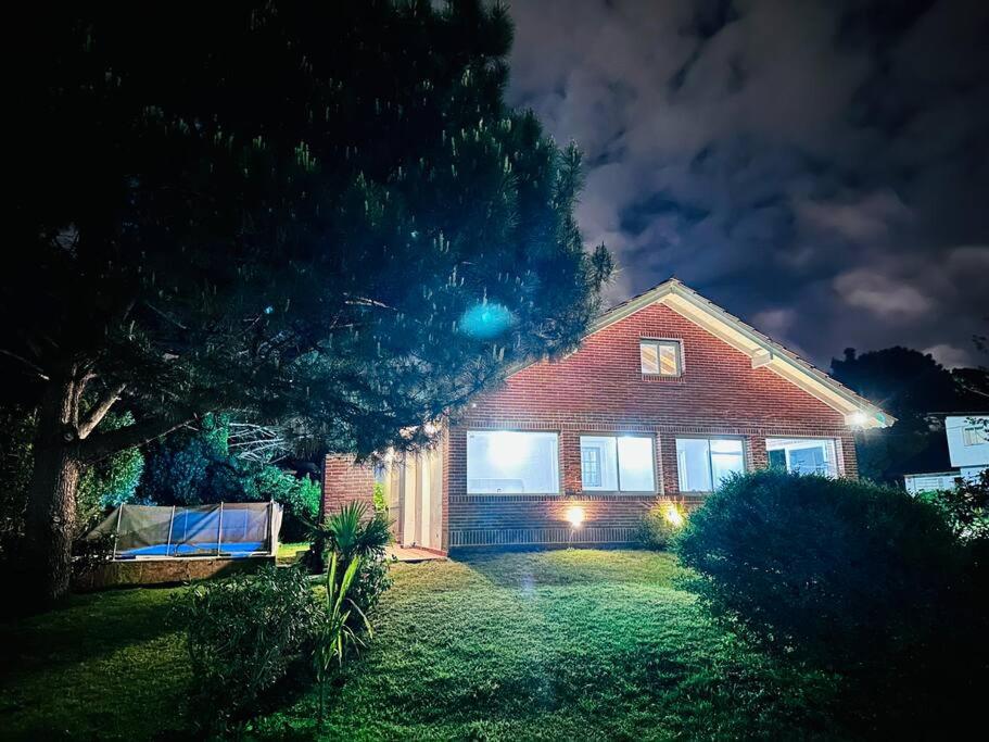 Alquiler Casa para 9 personas con Piscina en Pinamar Valeria del mar