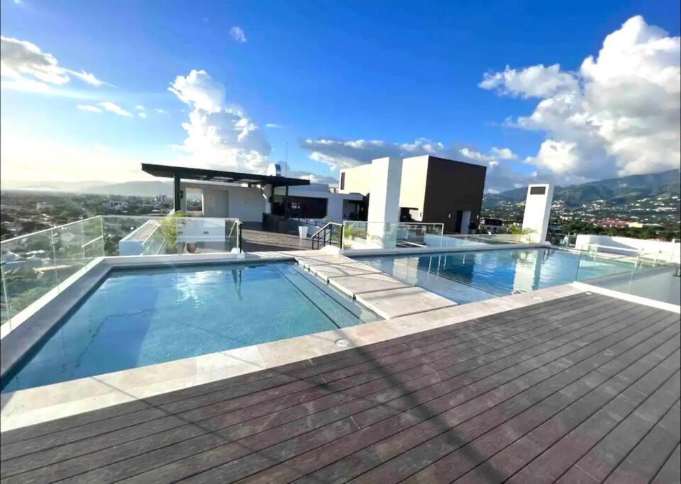 Kingston Paradise - Luxury Suite