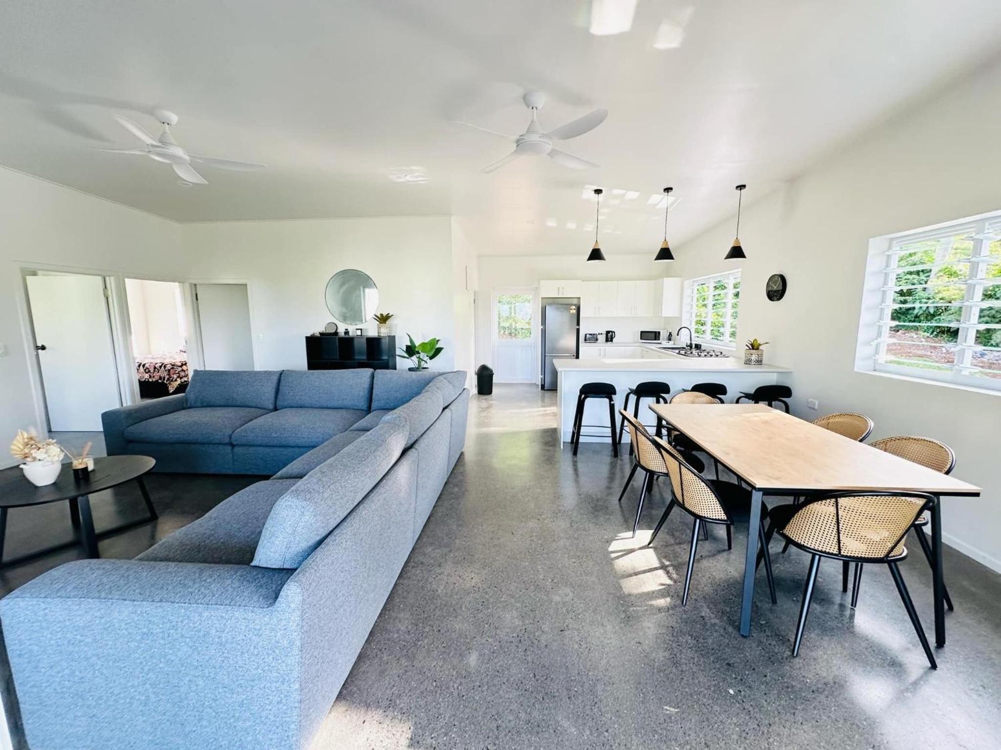 Island Breeze Villa