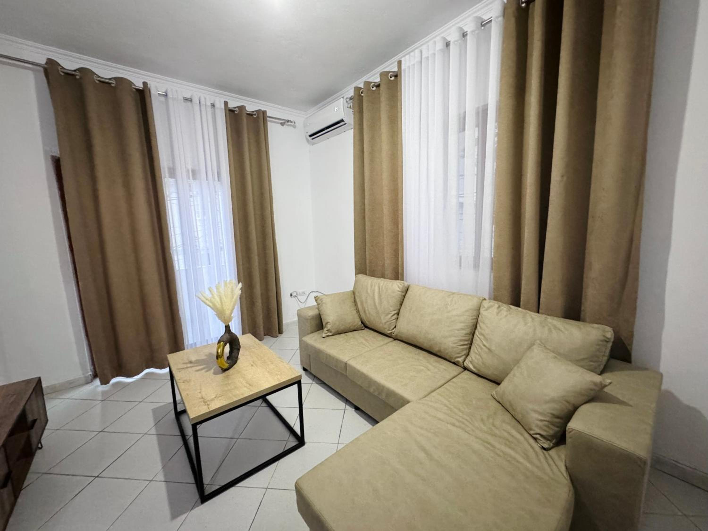 Jazaj Tirana Haven Apartment photo 2