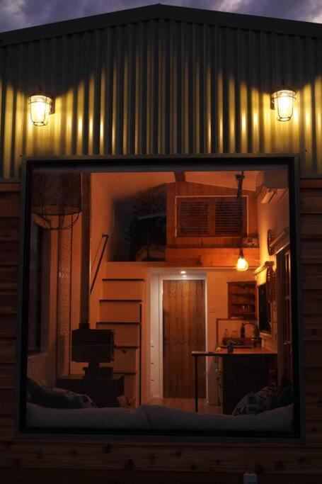 Folktales Rest - Tiny House Unique Stay