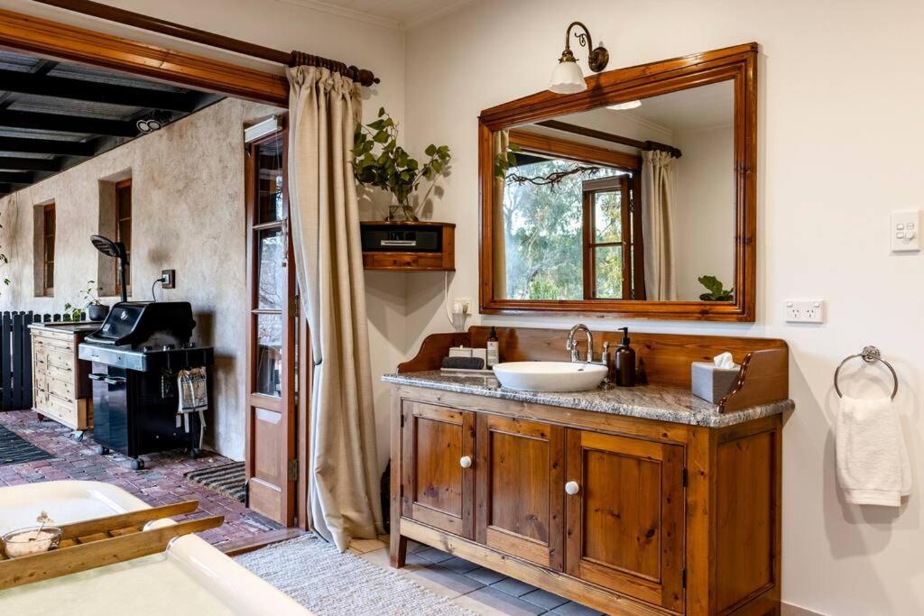 Seppeltsfield Vineyard Cottage Luxury Romantic Getaway
