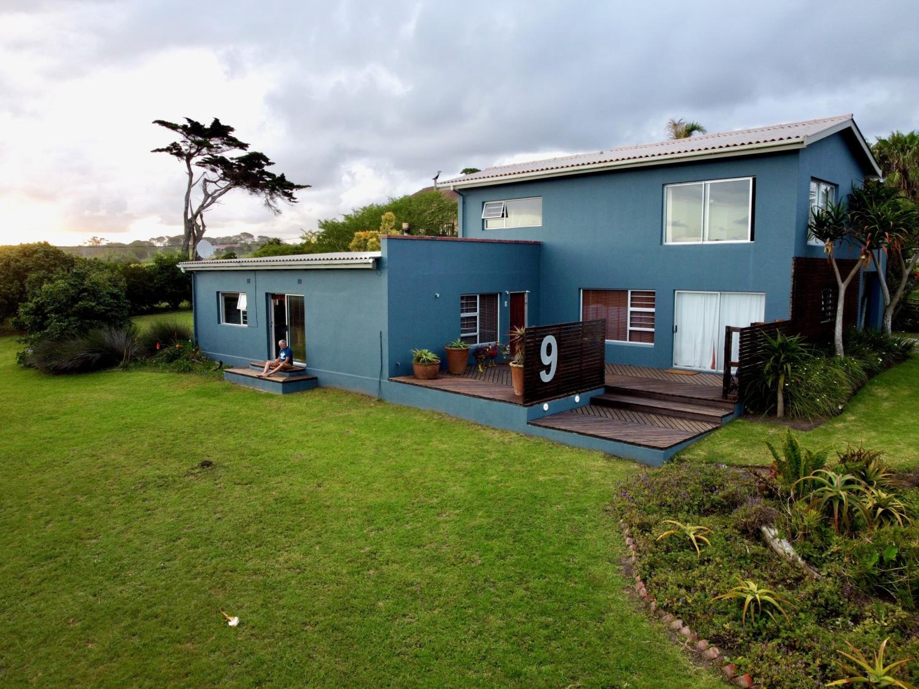 Ikhaya le Inkhuku A cozy retreat in Sunrise-on-Sea view 2