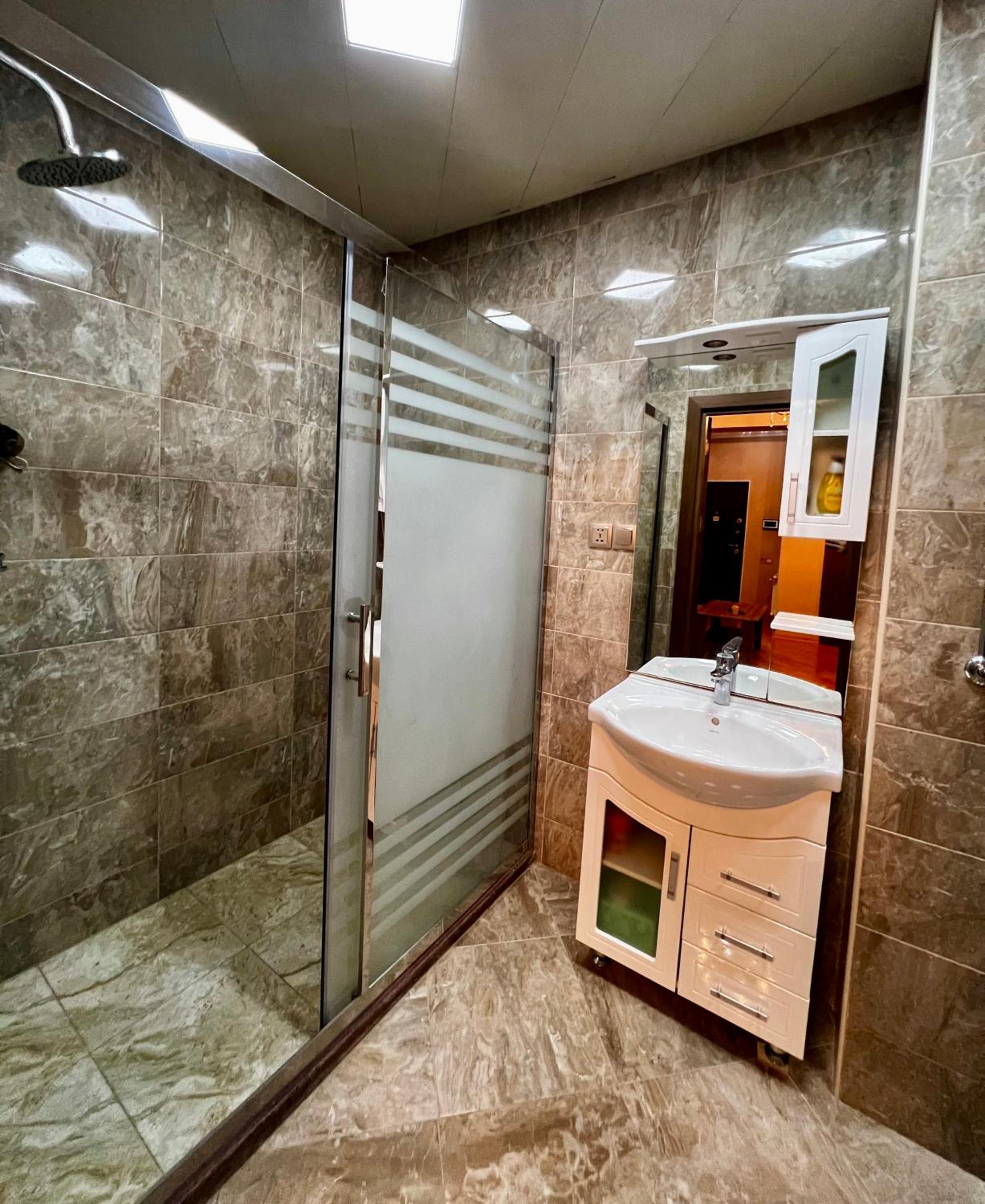 Apartment near Statistics Circle
