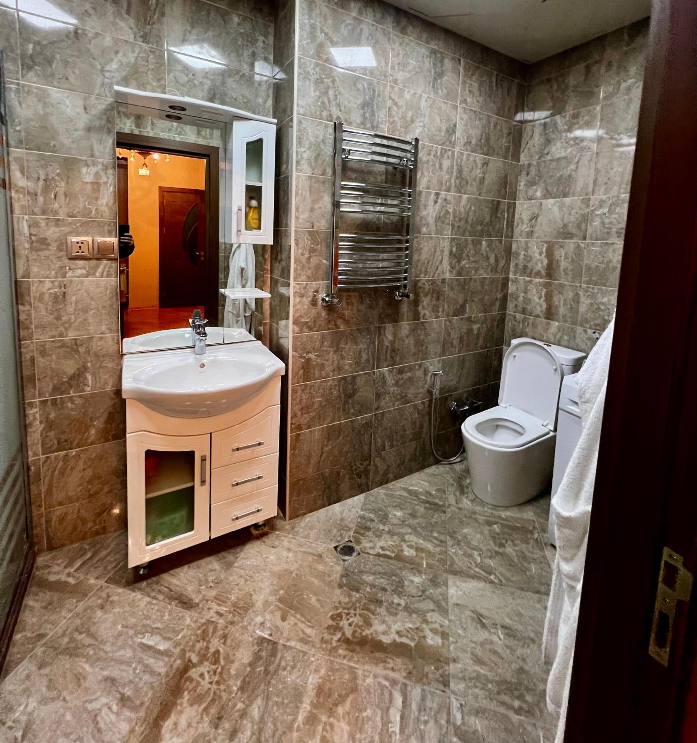 Apartment near Statistics Circle