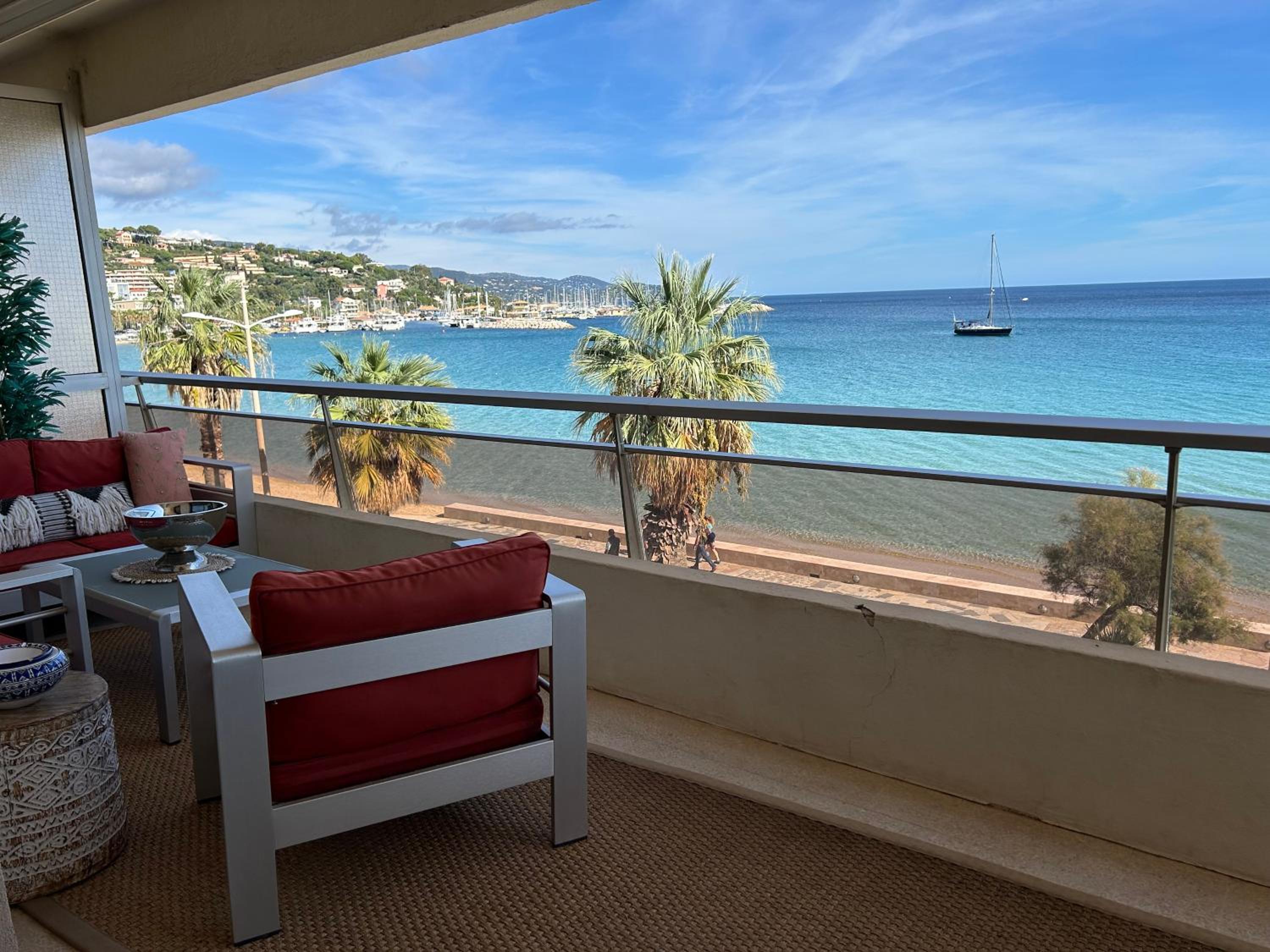 Premium Sea Front Apartment