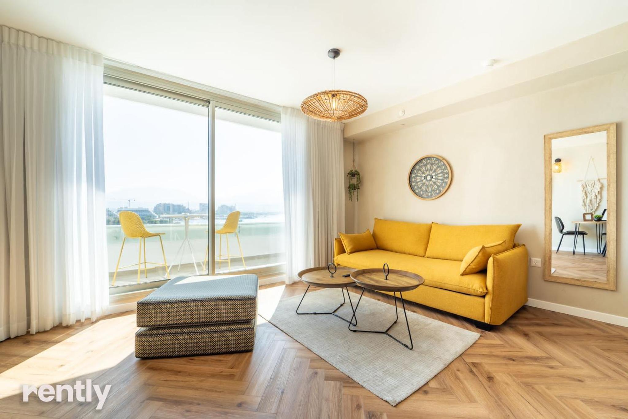 Sea side "Sunflower" apartment - by Rently view 5