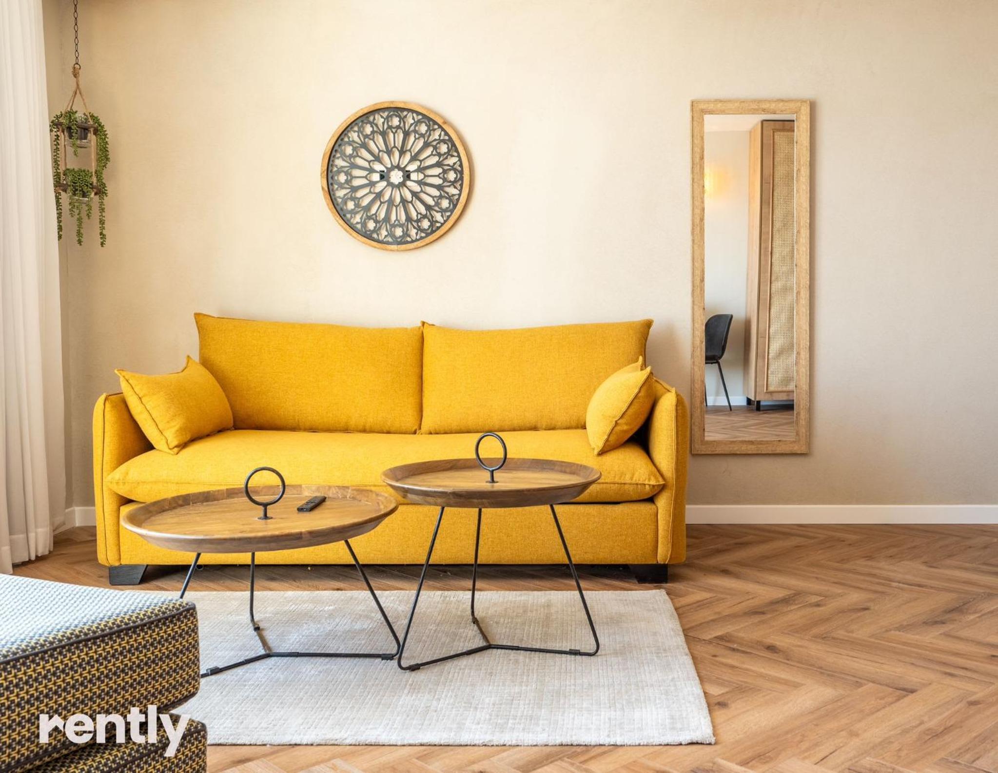 Sea side "Sunflower" apartment - by Rently view 3