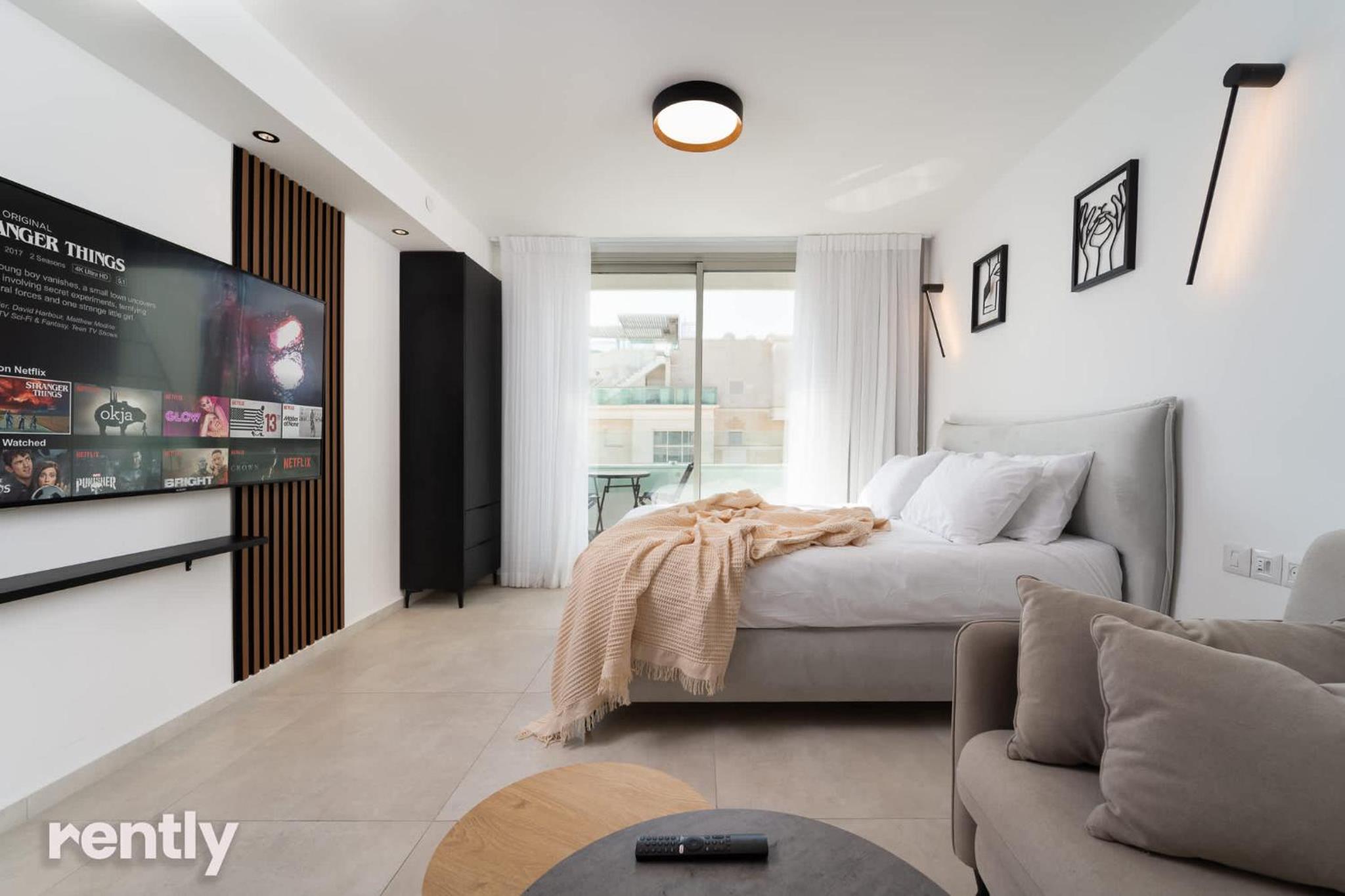 Sea side "lilac" apartment - by Rently view 5