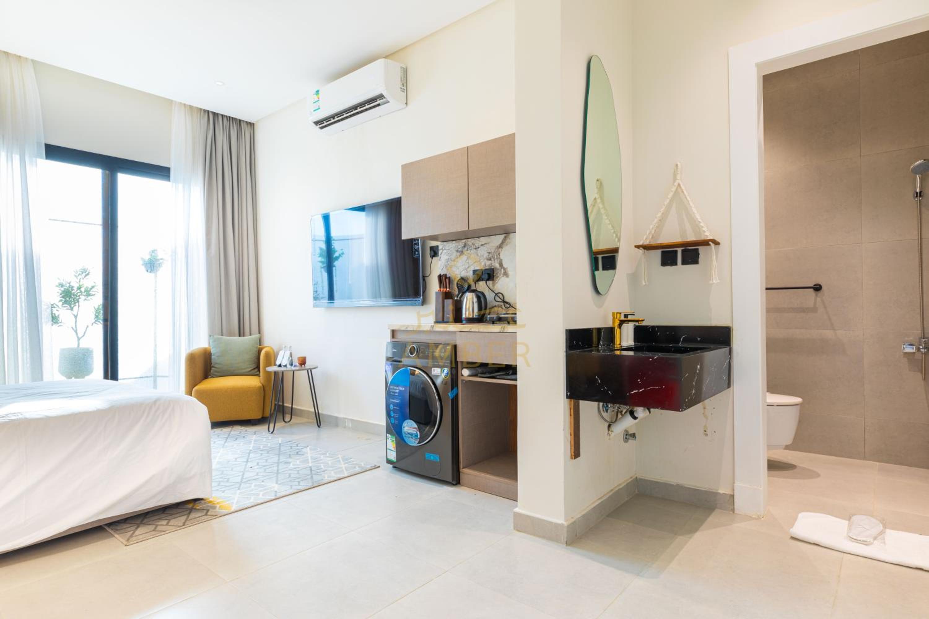 Amber Hospitality - Al Rawdah