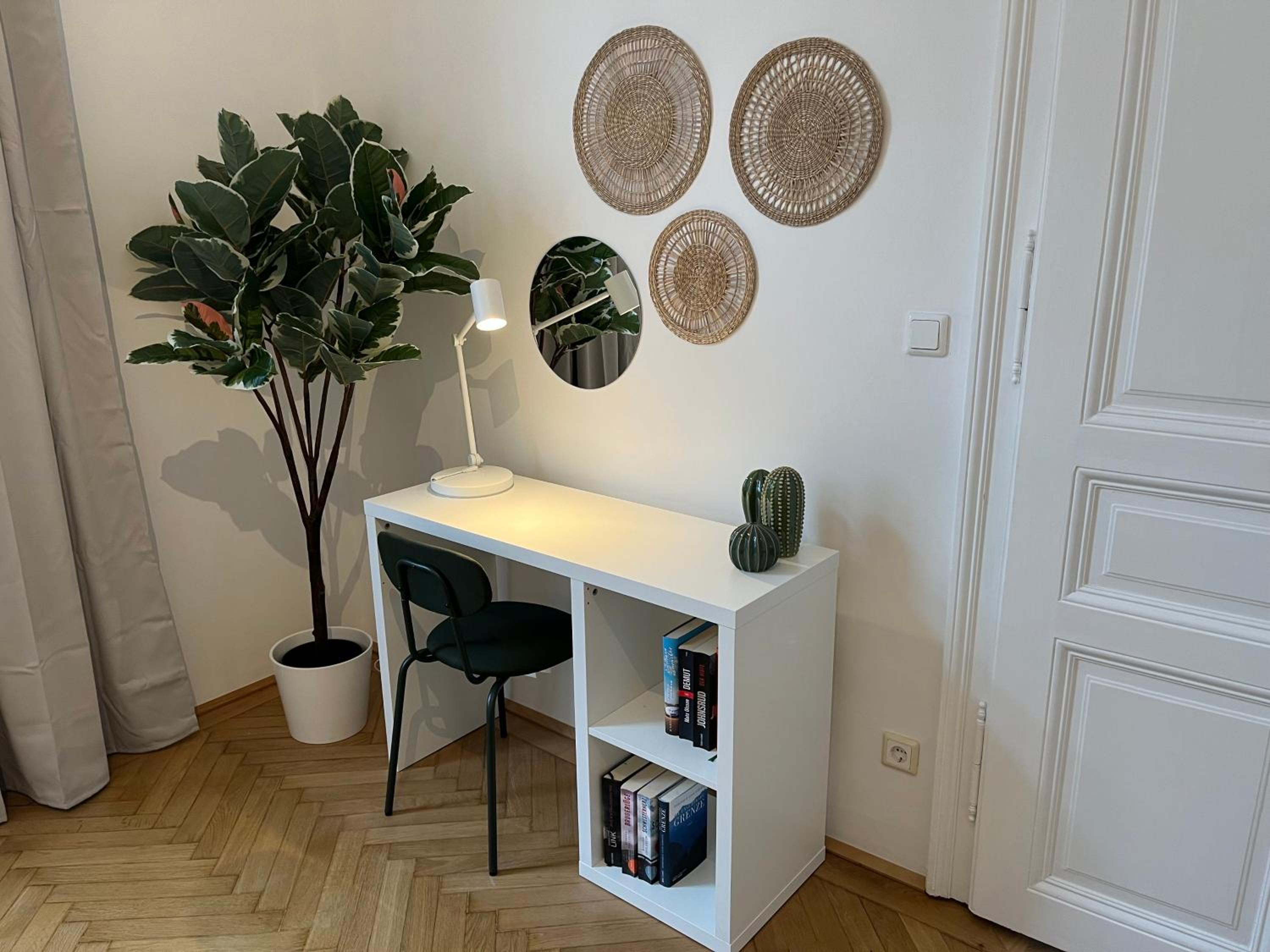 Großzügiger Wiener Altbau gleich neben Schönbrunn