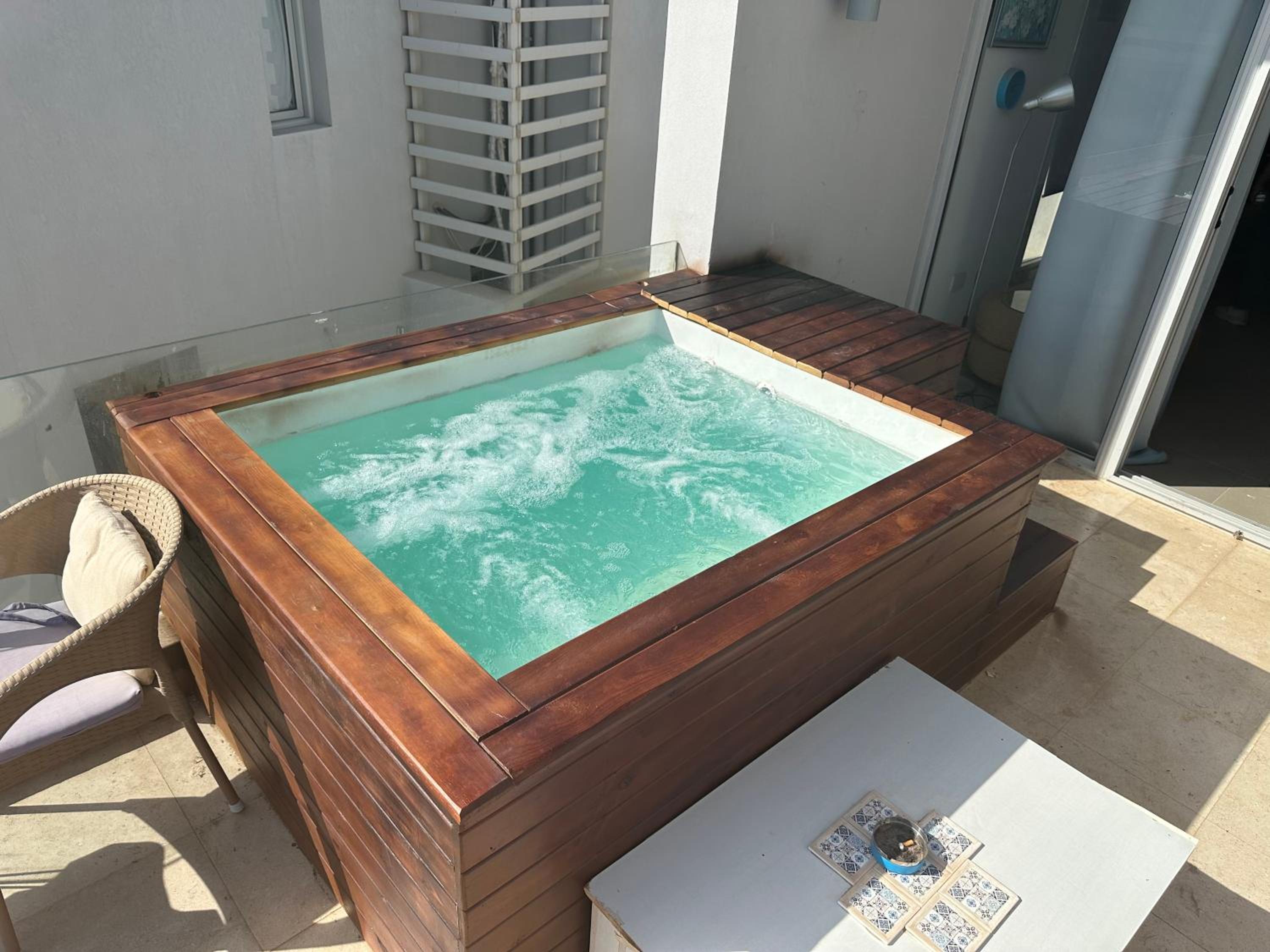Lovely 1 Bedroom with private heated Jacuzzi at Sholan El Gouna view 3