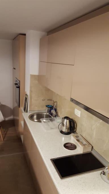 Feel Sarajevo Apartment - Old Town with Parking