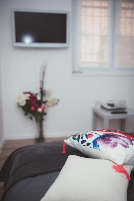 Feel Sarajevo Apartment - Old Town with Parking
