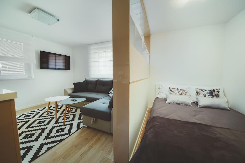 Feel Sarajevo Apartment - Old Town with Parking