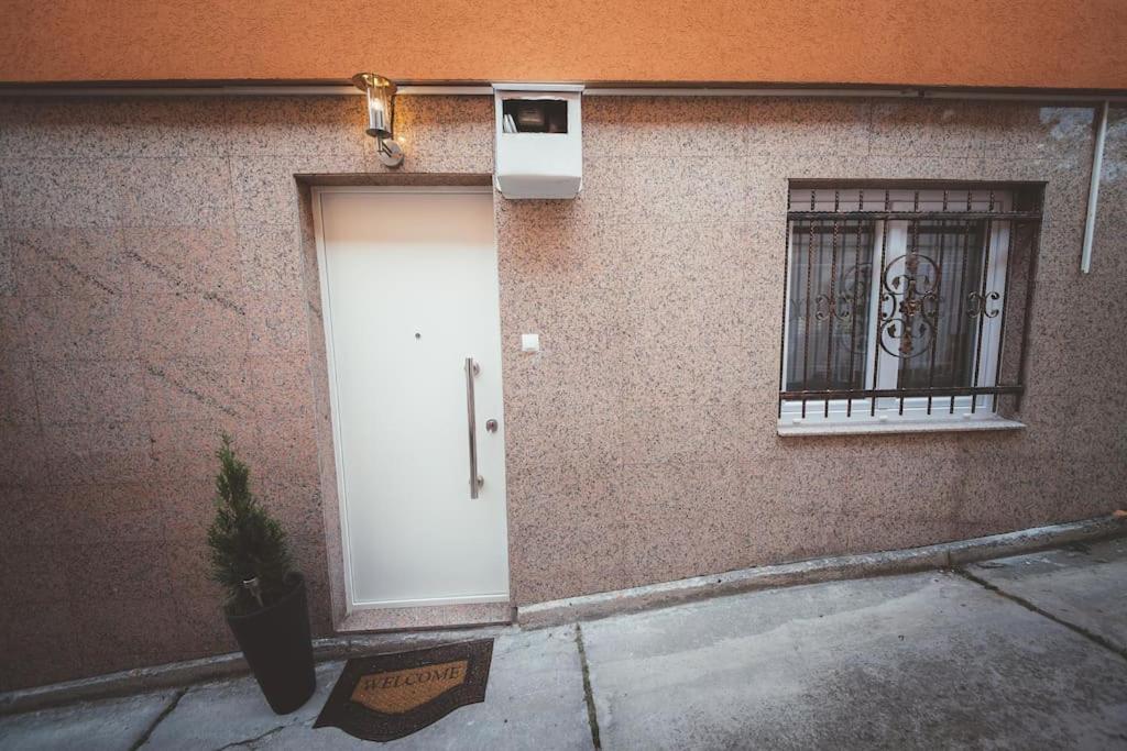 Feel Sarajevo Apartment - Old Town with Parking