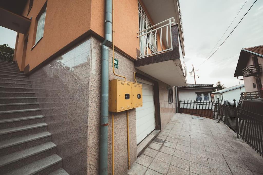 Feel Sarajevo Apartment - Old Town with Parking