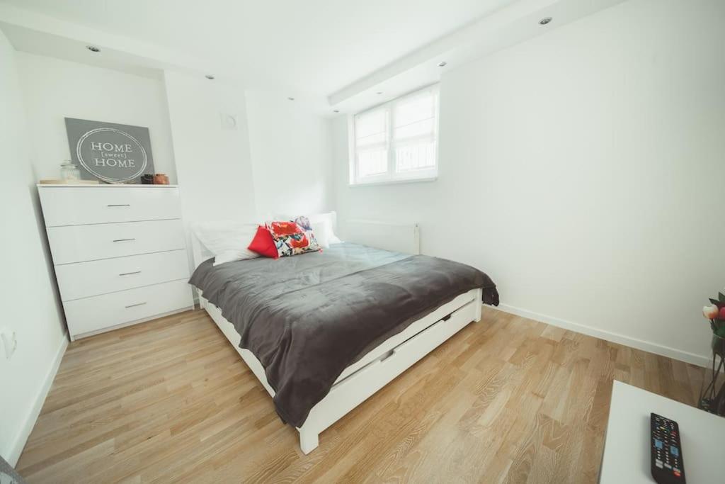 Feel Sarajevo Apartment - Old Town with Parking