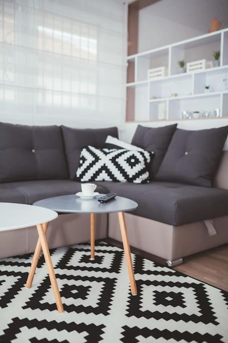 Feel Sarajevo Apartment - Old Town with Parking