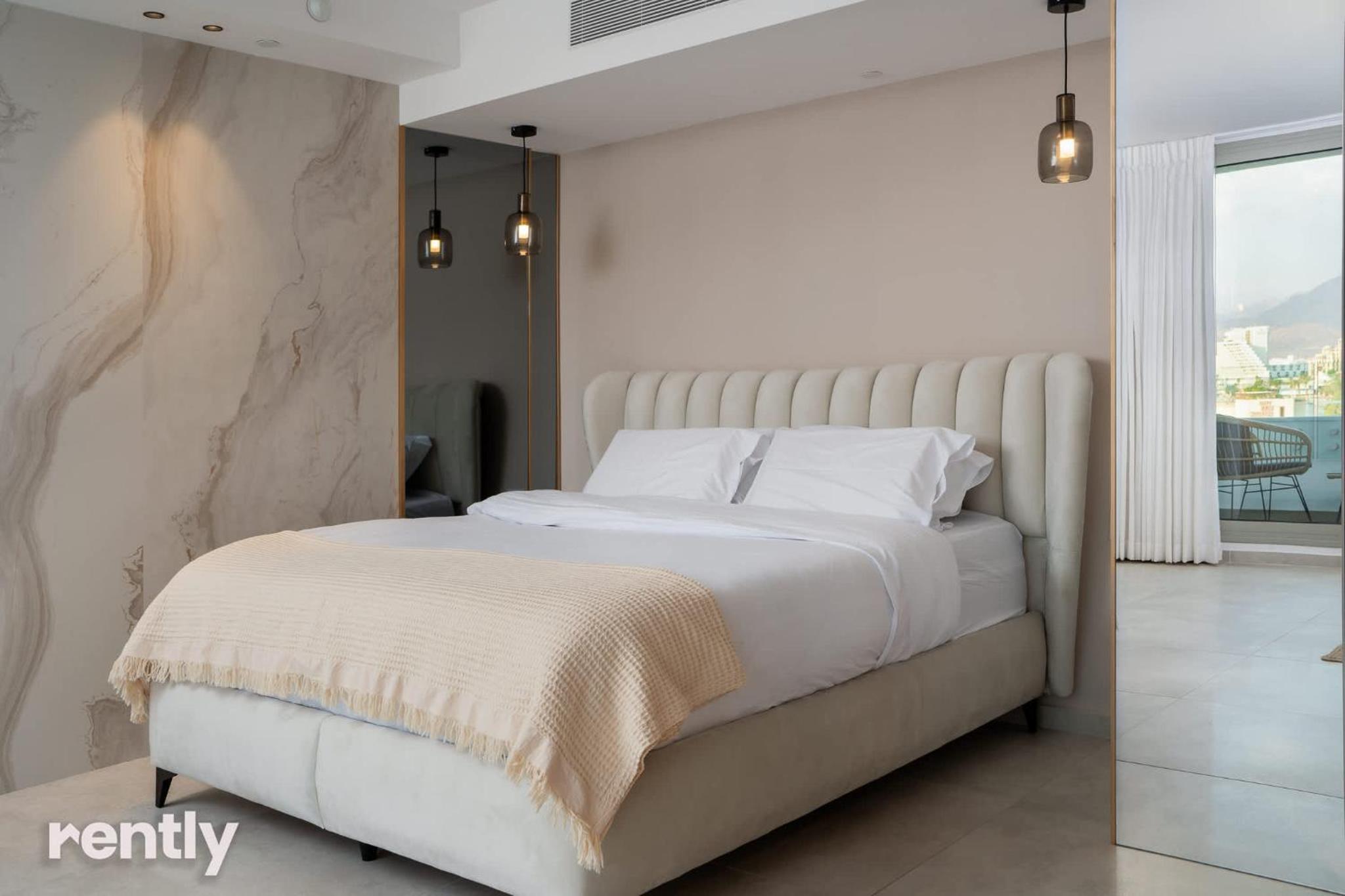 Sea side "lavender" apartment - by Rently view 4