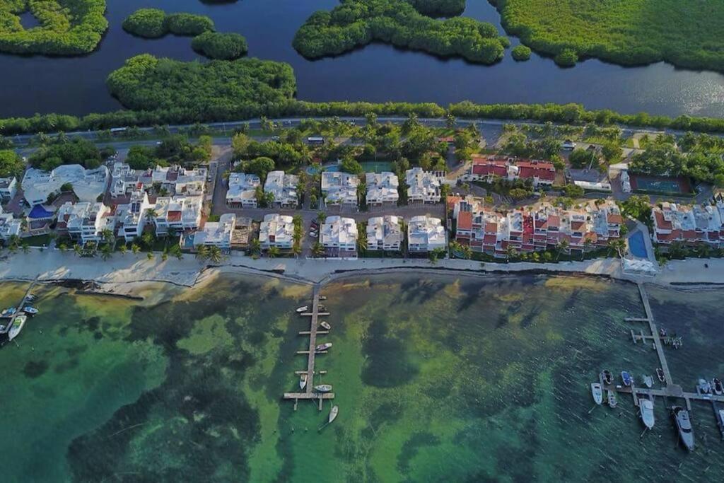 BeachfrontSven svenjovic at y ahoo c om