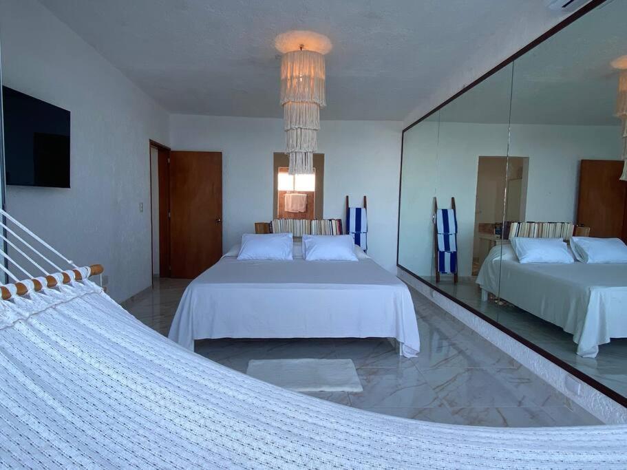 BeachfrontSven svenjovic at y ahoo c om