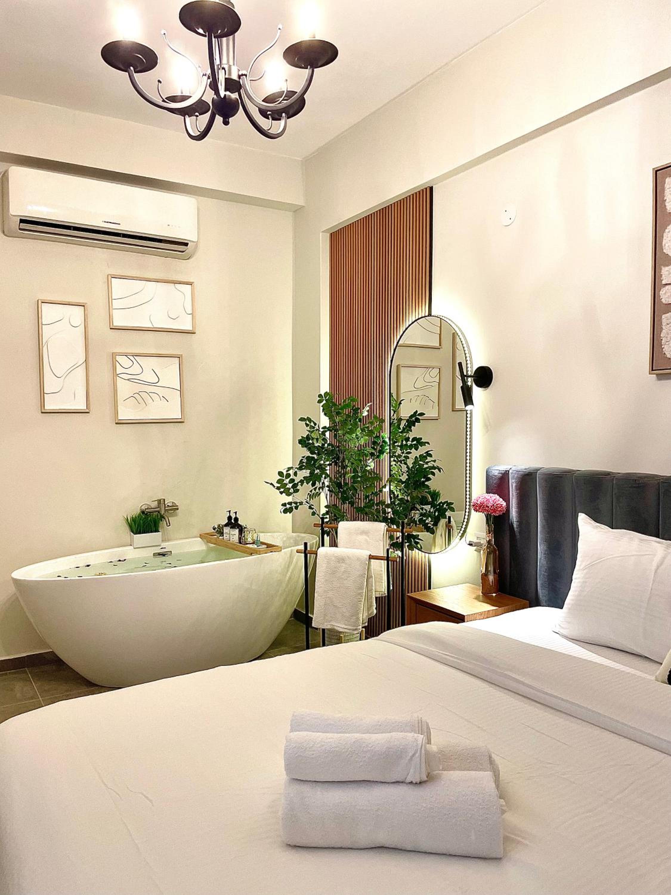 Designer Apartment with SPA complex & Jacuzzi near Bahai Garden Haifa view 3