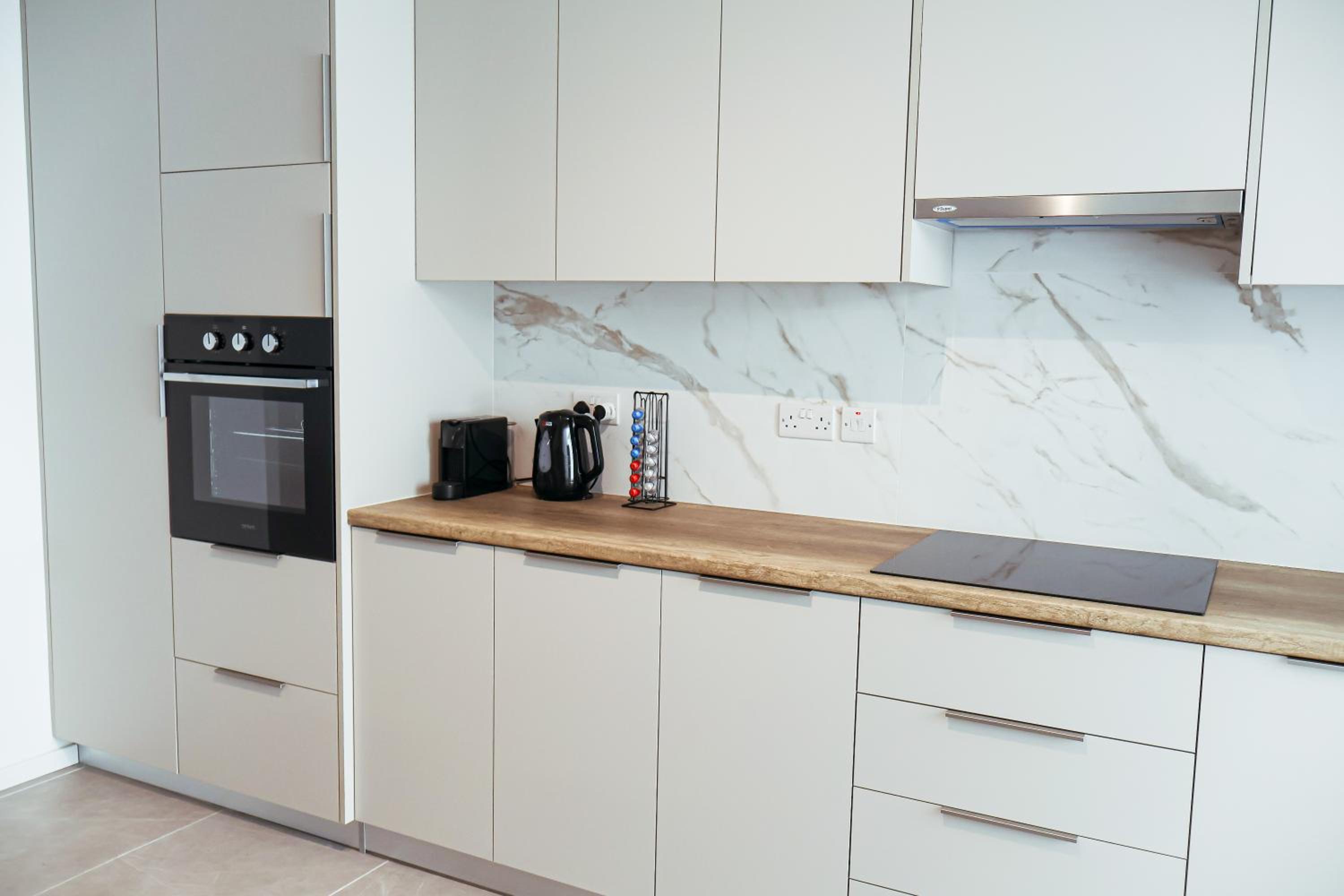 Chic 3 Bedroom Apt - Tourist Area Collection
