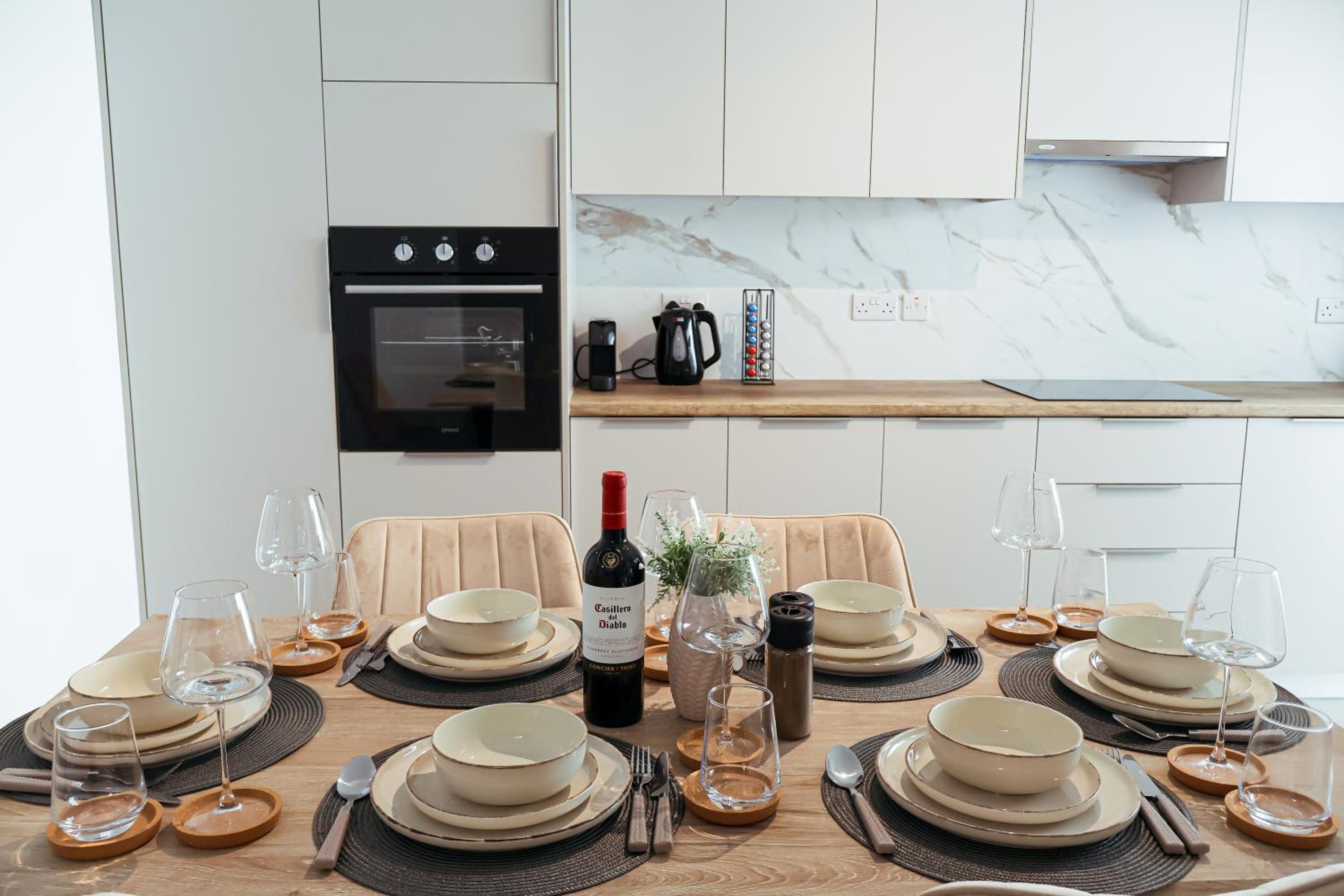 Chic 3 Bedroom Apt - Tourist Area Collection