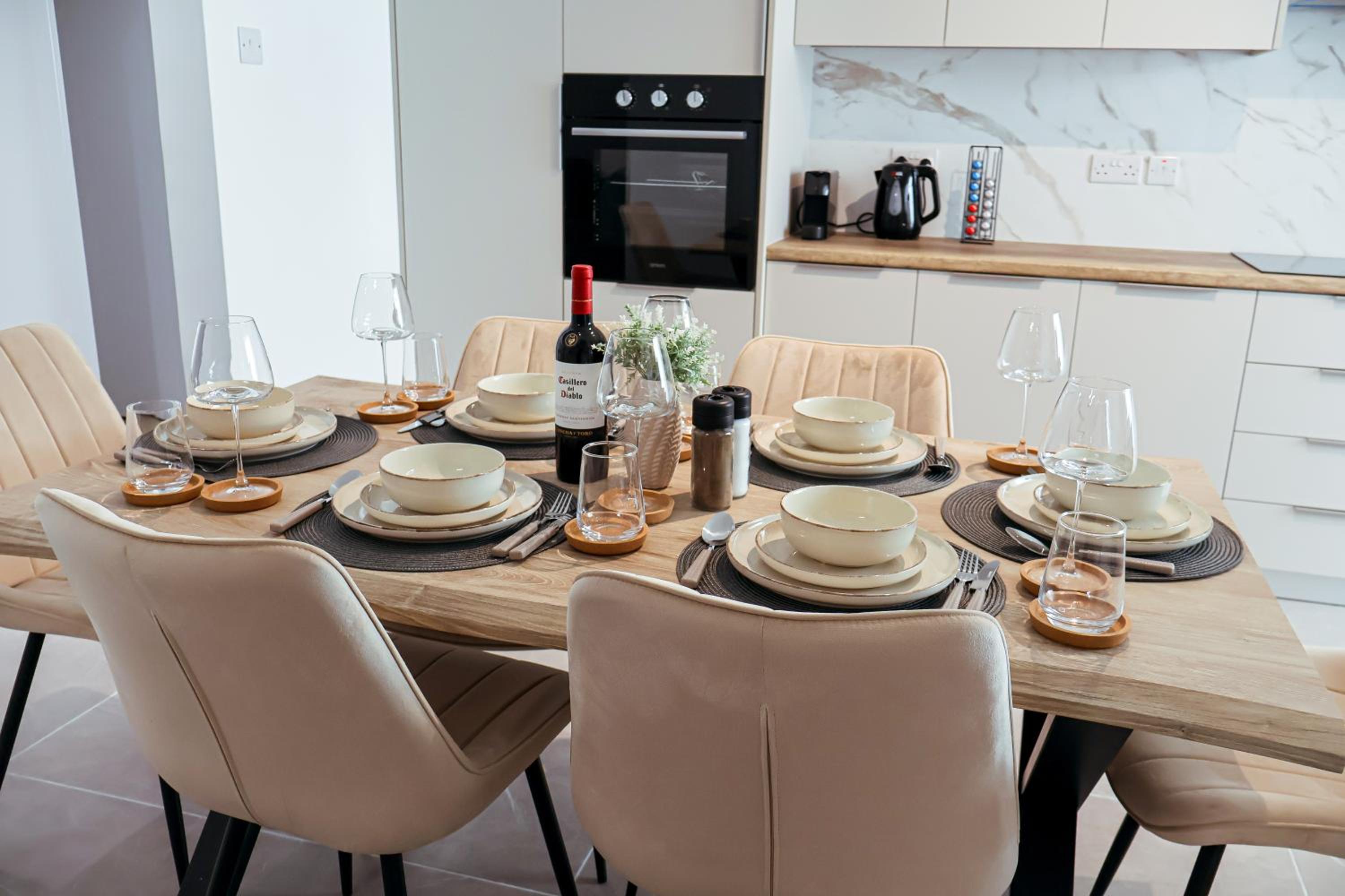 Chic 3 Bedroom Apt - Tourist Area Collection