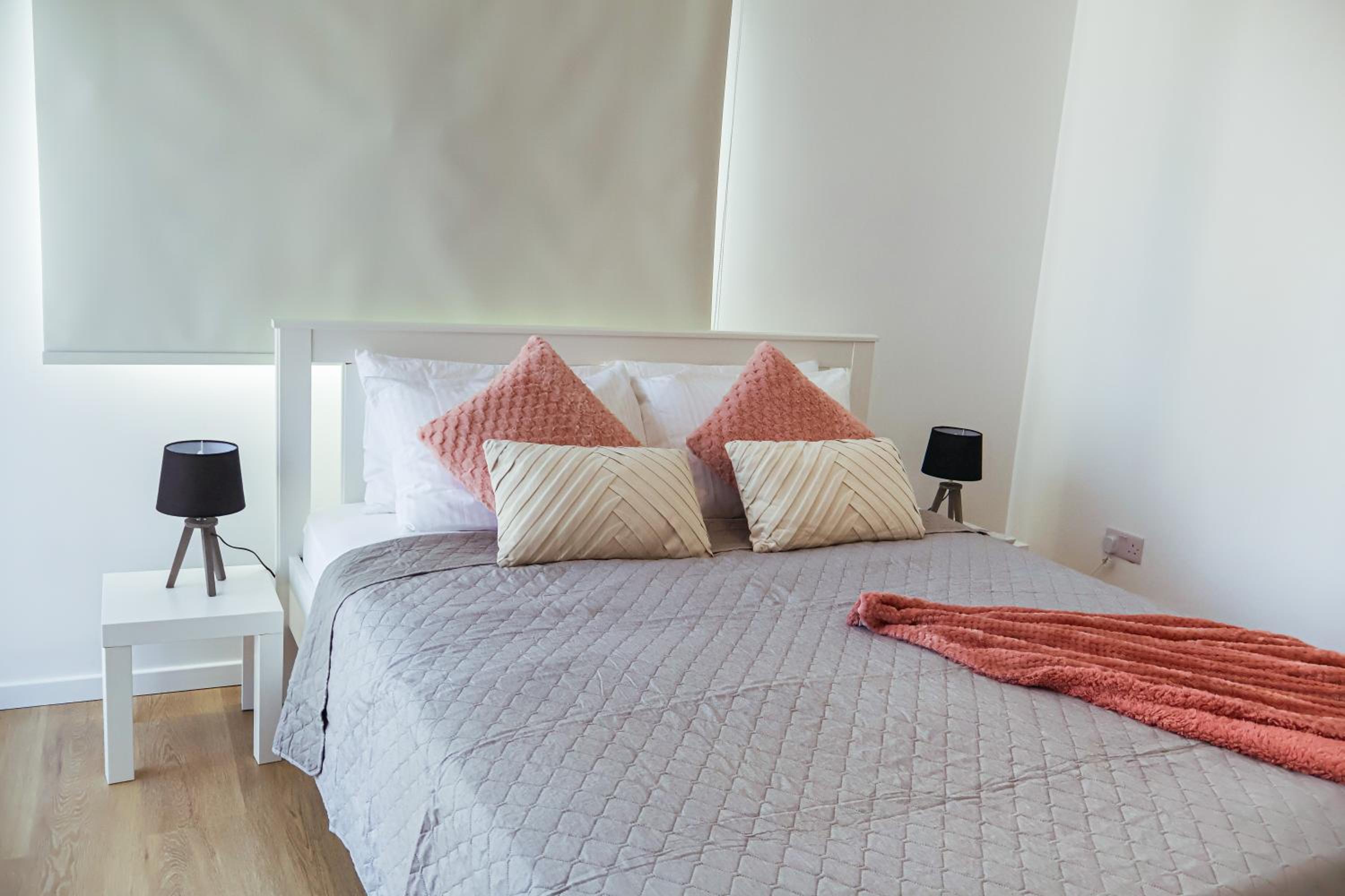 Chic 3 Bedroom Apt - Tourist Area Collection