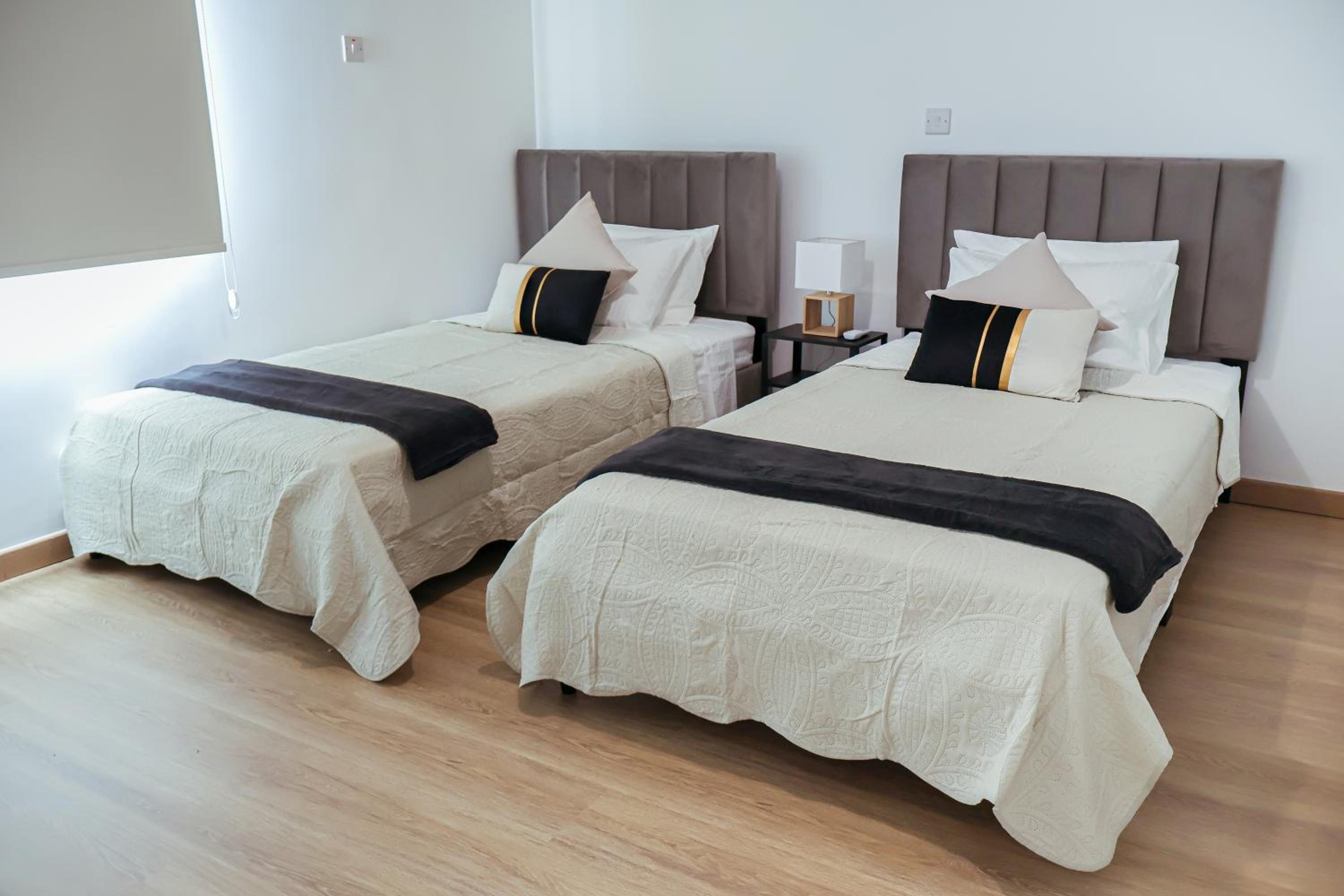 Chic 3 Bedroom Apt - Tourist Area Collection