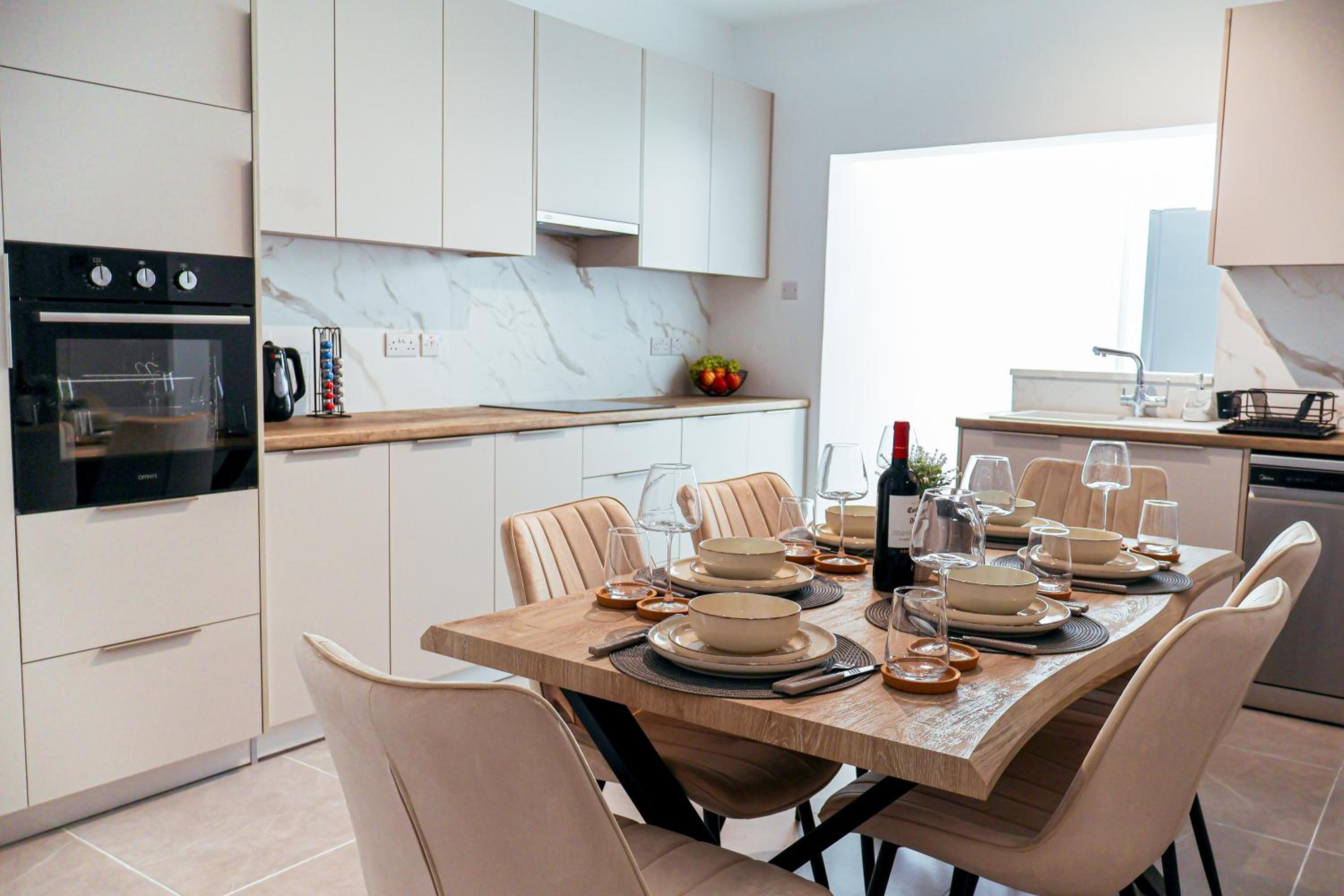 Chic 3 Bedroom Apt - Tourist Area Collection