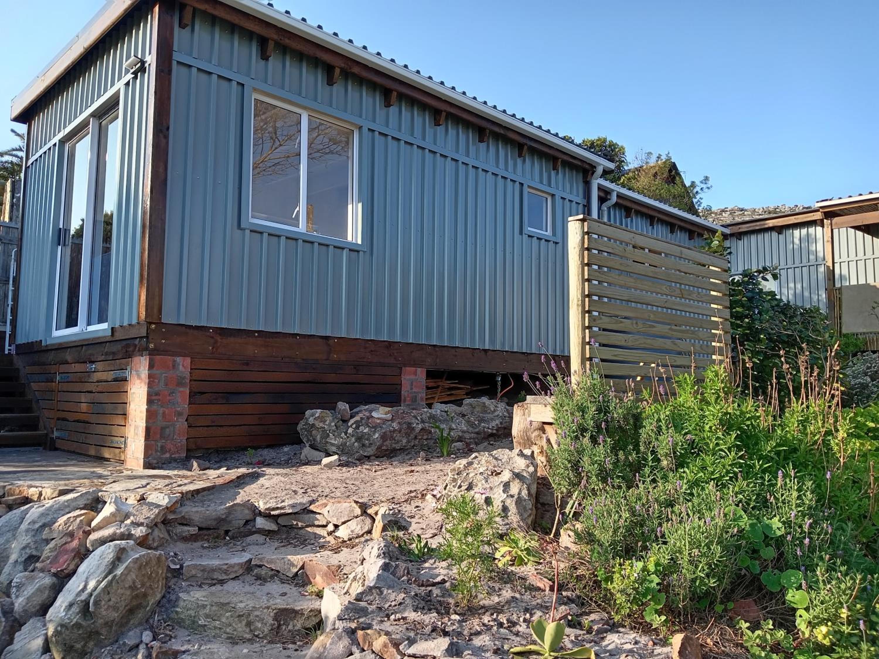 Scarborough 2 Bedroom Home - Beach Walks and Sea Views view 3