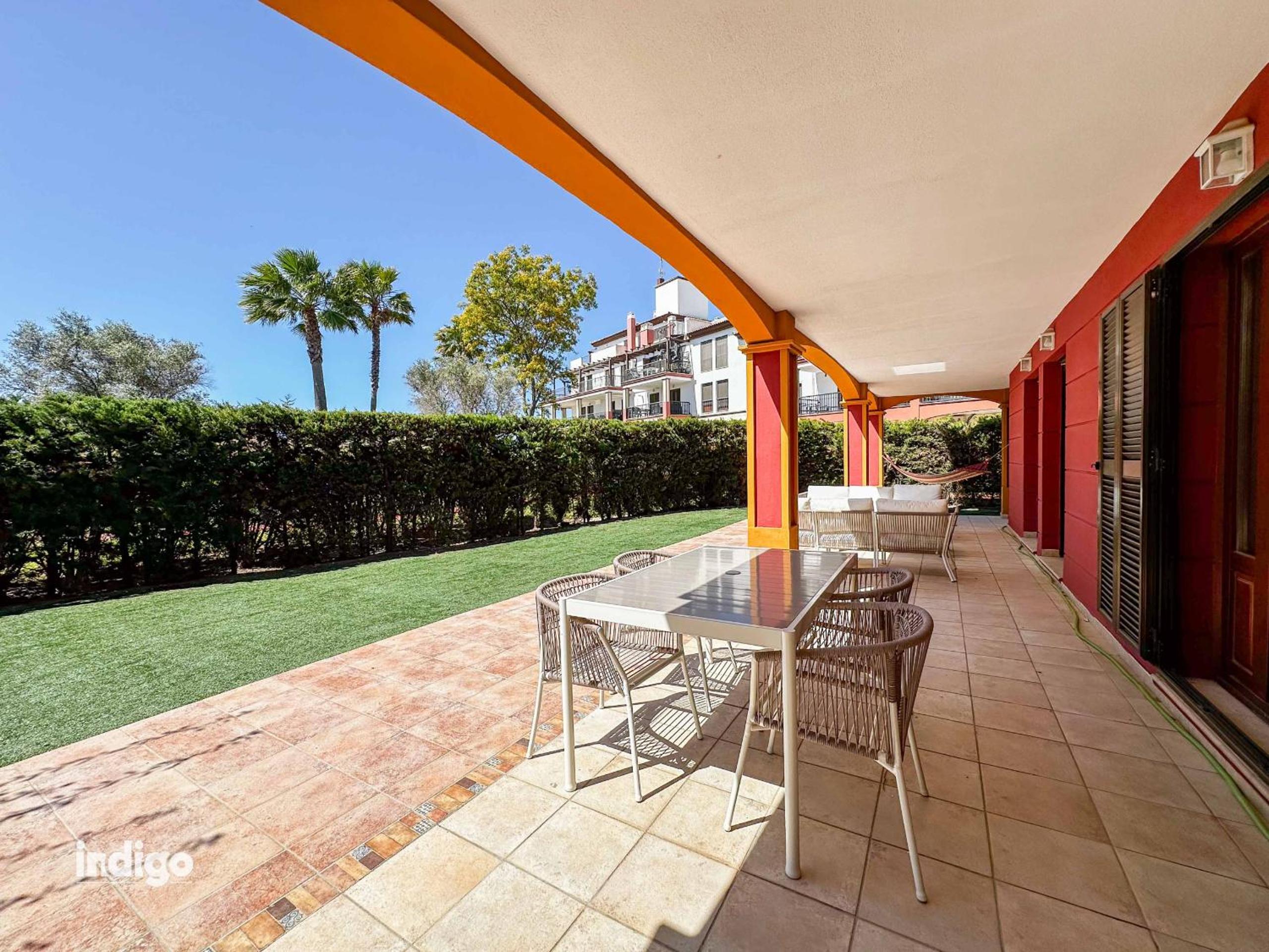 Beautiful Garden Apartment SUS01