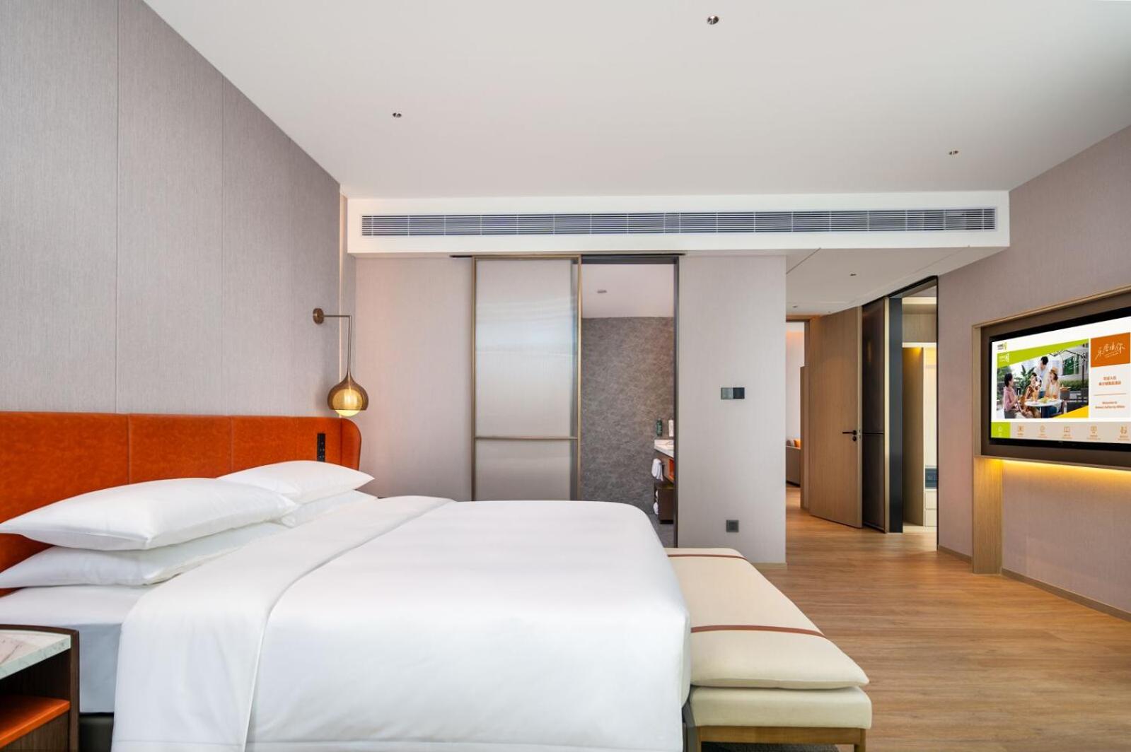 Home2 Suites By Hilton Hotel Guangzhou Baiyun International Airport Huadu Plaza Branch - Free Shuttle Bus to Guangzhou Baiyun International Airport & Free 