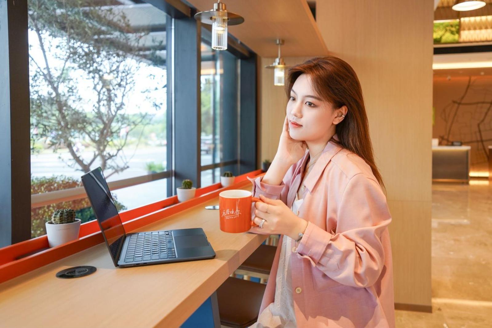 Home2 Suites By Hilton Hotel Guangzhou Baiyun International Airport Huadu Plaza Branch - Free Shuttle Bus to Guangzhou Baiyun International Airport & Free 