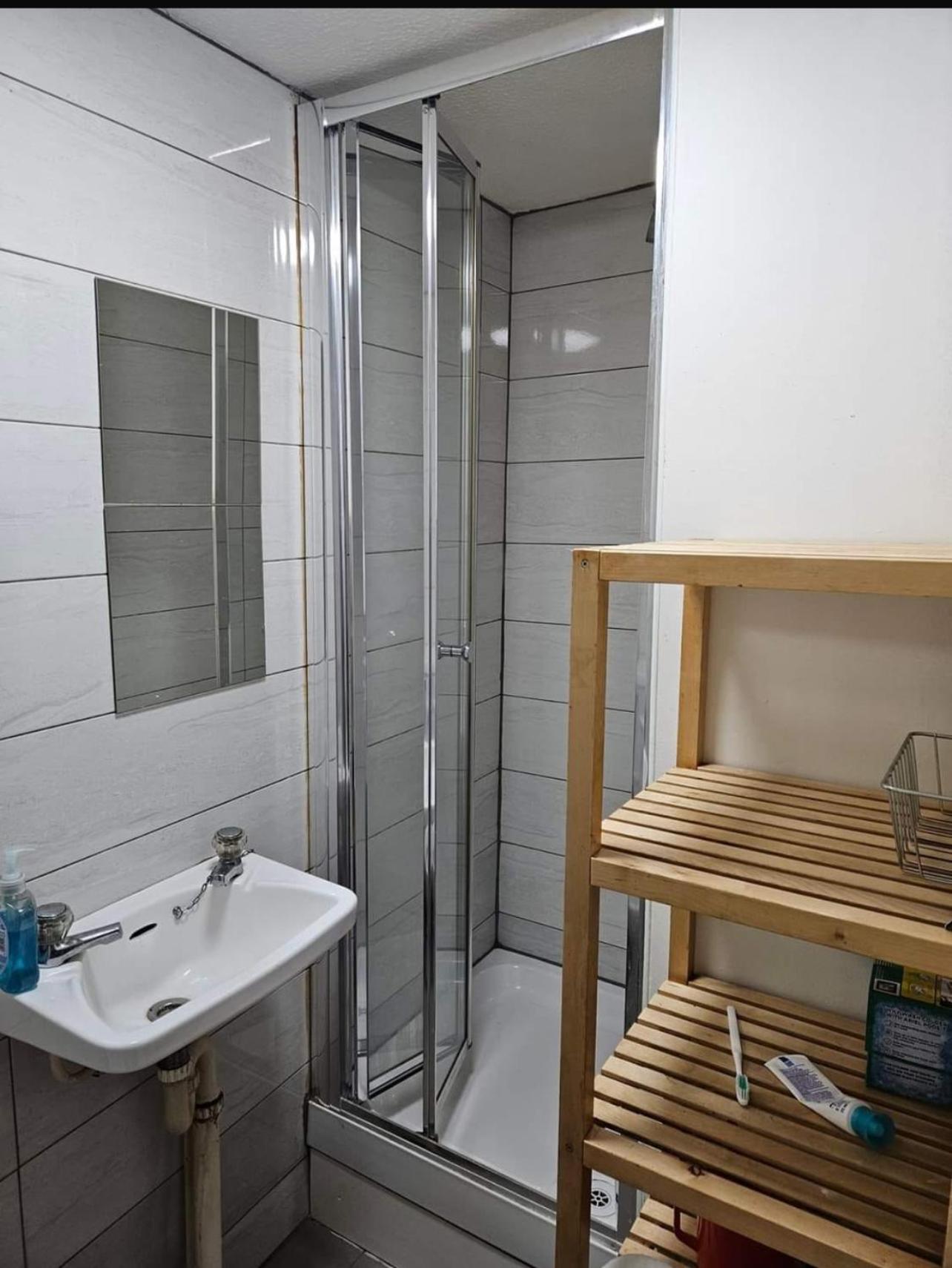Studio apartment walks to city centre