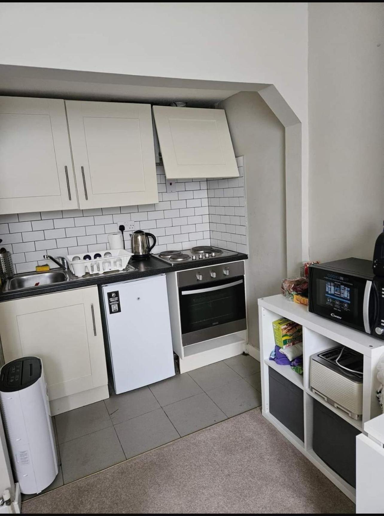 Studio apartment walks to city centre