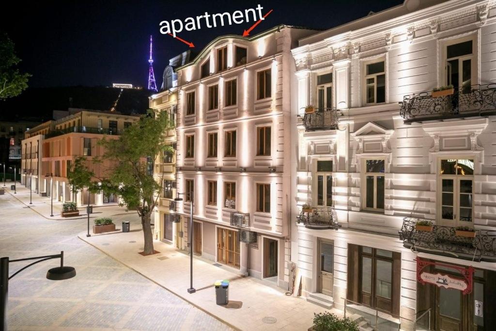 Tiny apartments on Orbeliani square - Green line