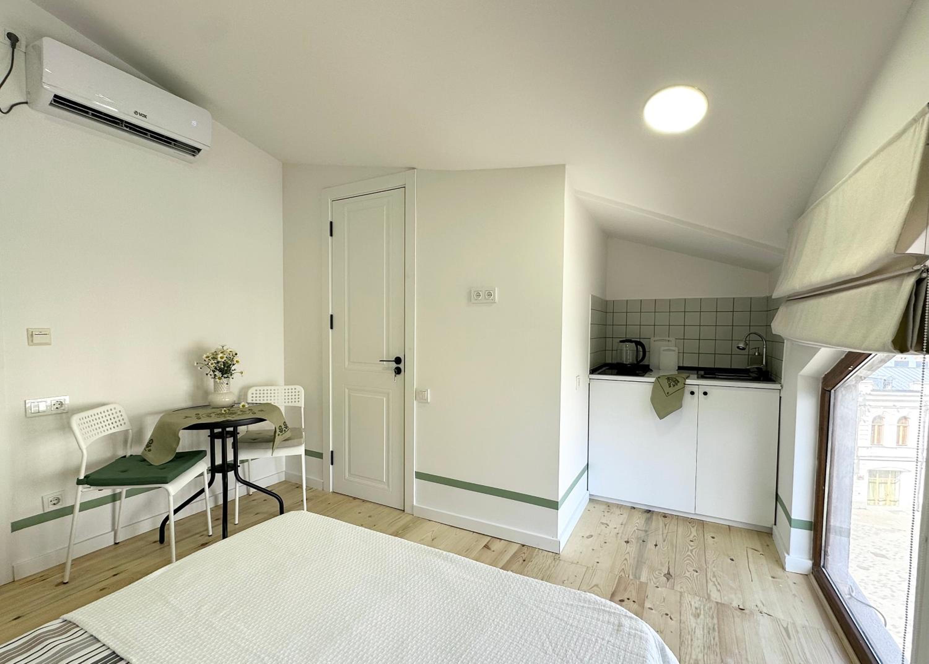 Tiny apartments on Orbeliani square - Green line