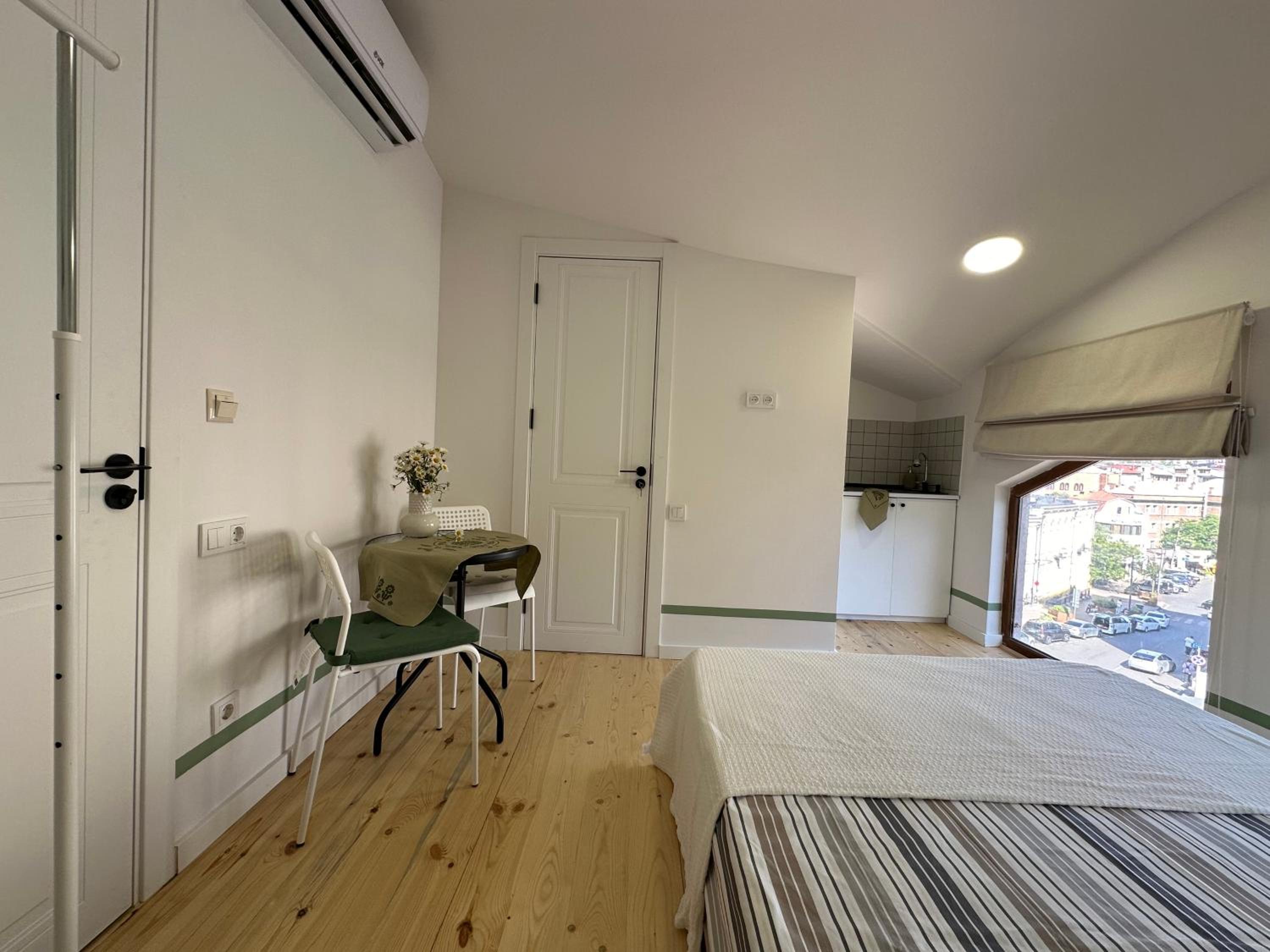 Tiny apartments on Orbeliani square - Green line
