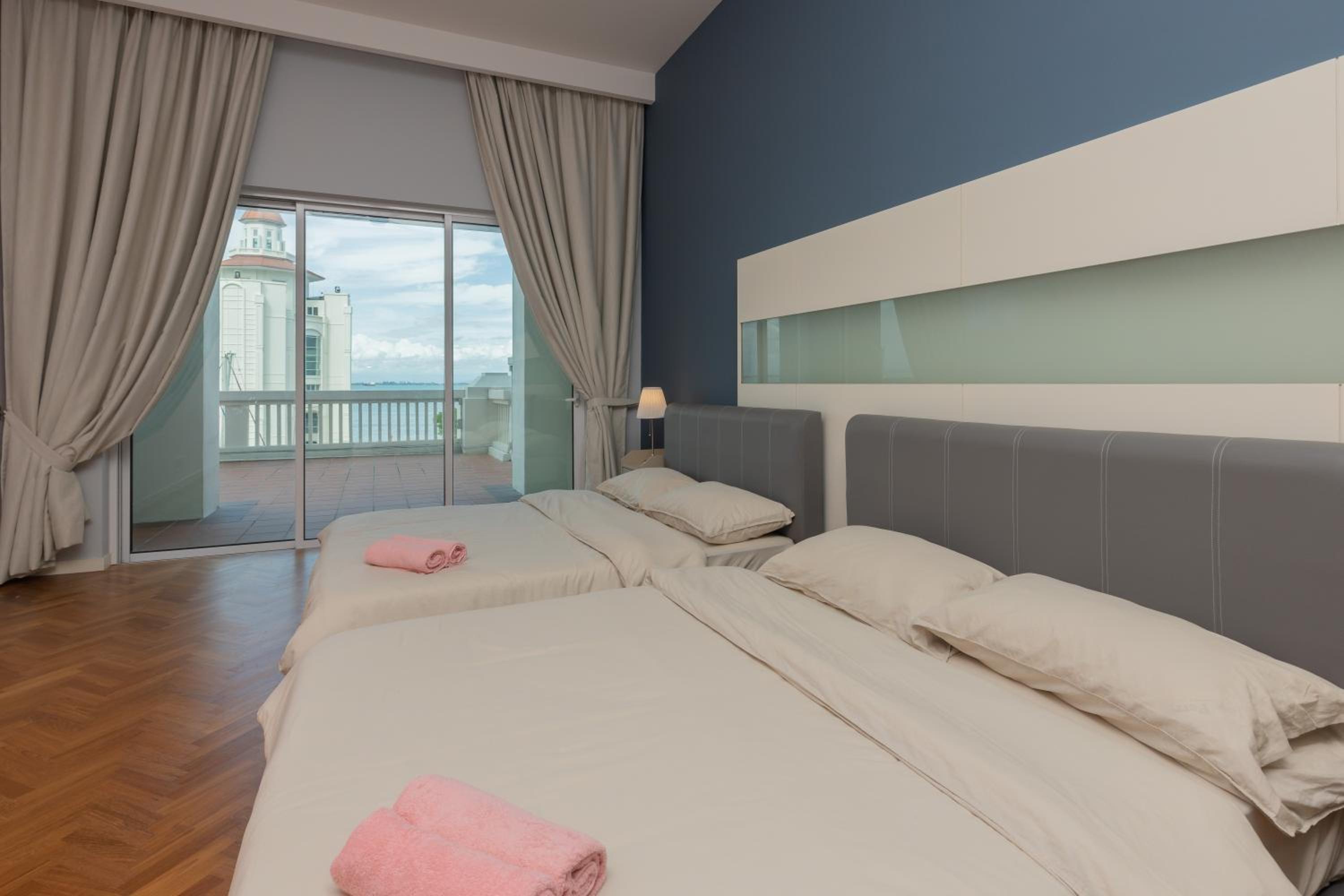 Straits Quay BY MACY, The Suites at Waterside photo 3