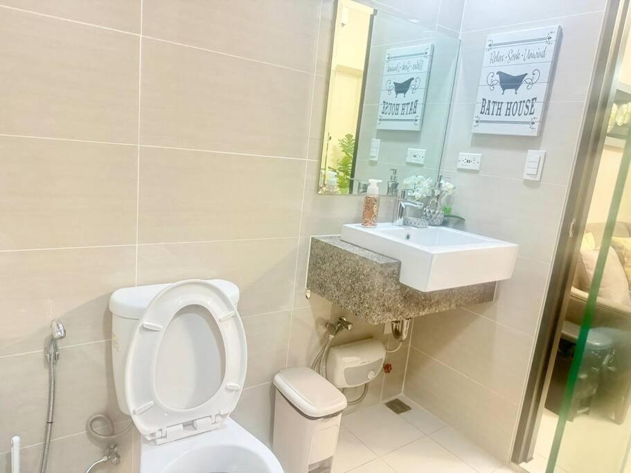 Luxurious Place in Uptown BGC view 4