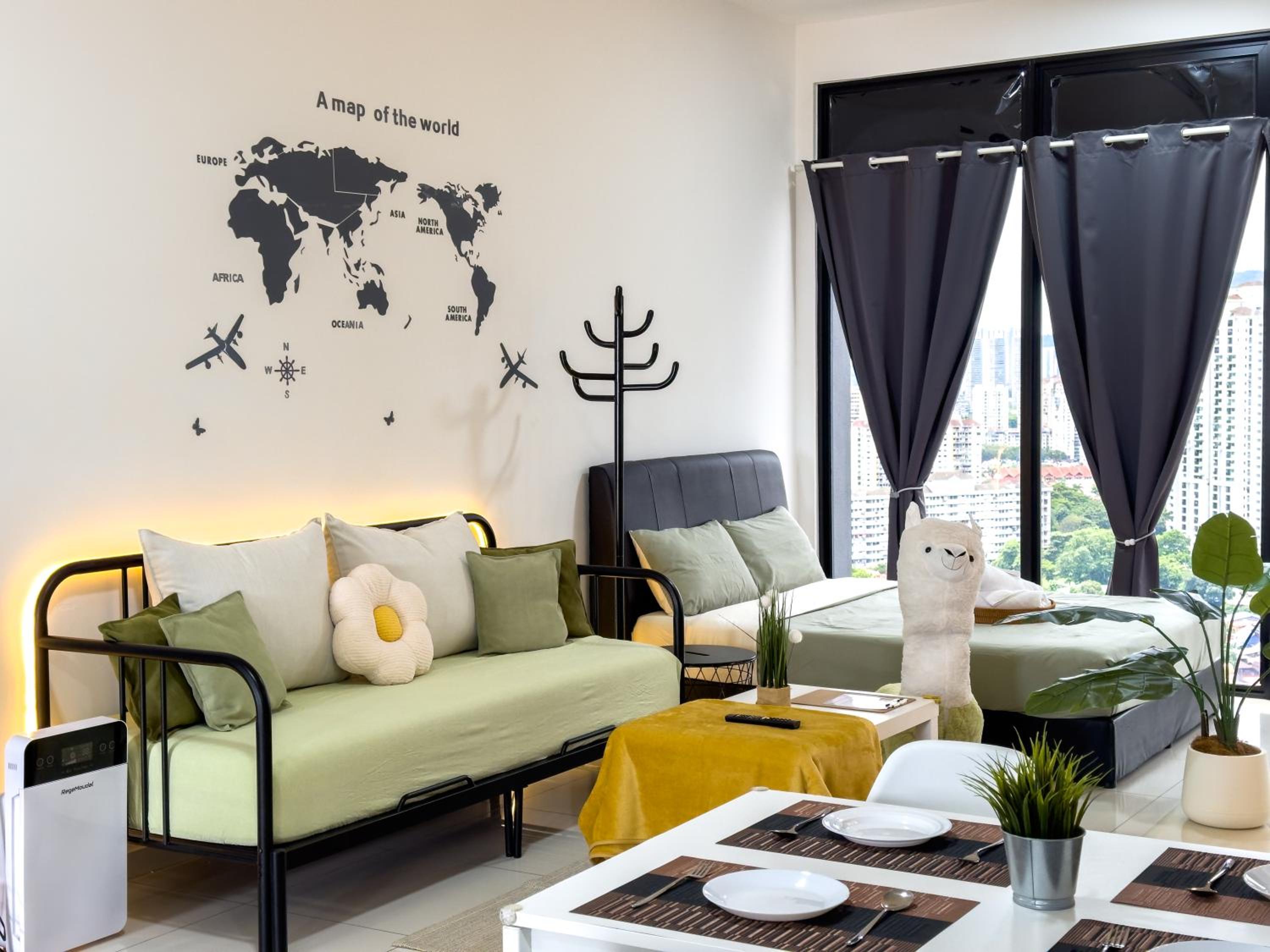Beacon Executive Suite with Skypool 2BR 11pax GeorgeTown Penang photo 1