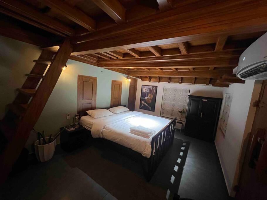Heritage 3 bedroom cottage in Kochi view 3