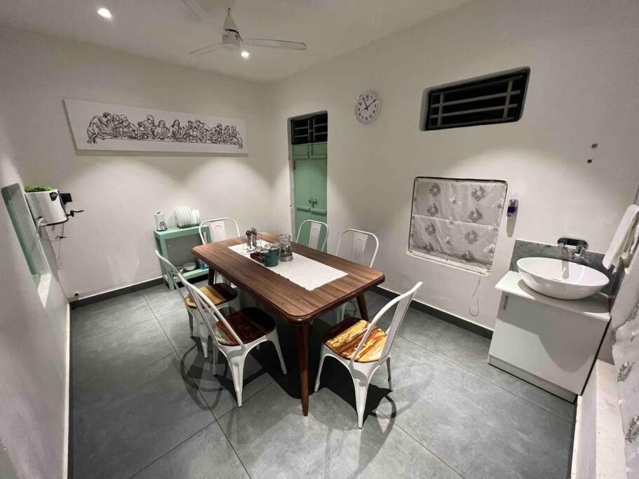 Heritage 3 bedroom cottage in Kochi view 5