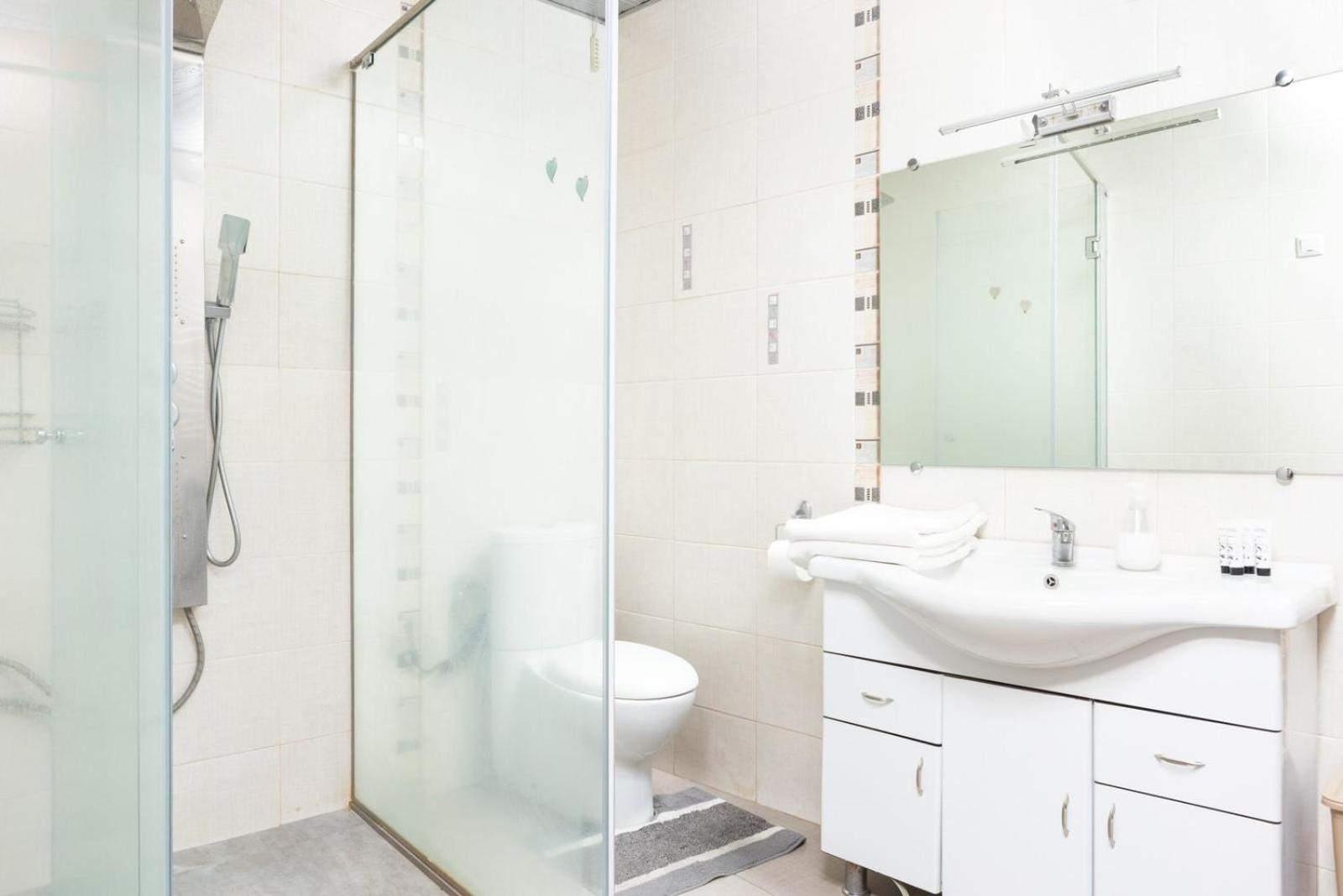 Saryan Street 2 Bedroom Large apt with Balcony